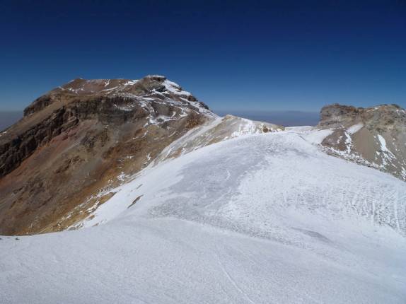 Para chegar ao cume do Izta, é preciso atravessar essa grande geleira (perto de Amecameca, na região central do México)